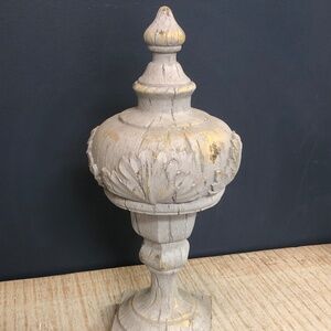 Grey Finial